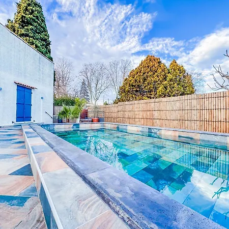 Vila Avec Piscine Au Calme